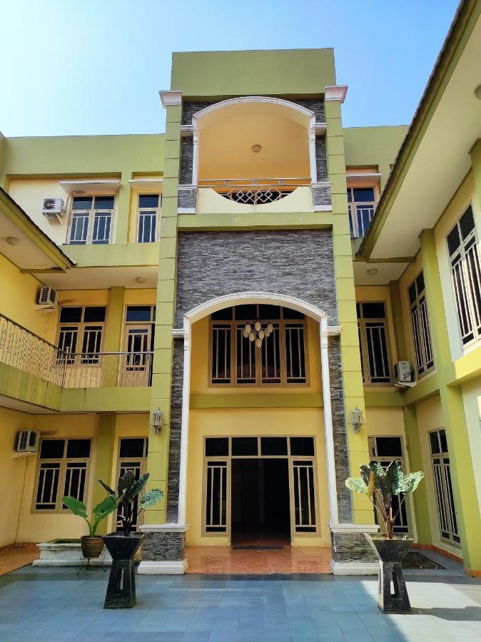 Hotel Randik Sekayu Esterno foto